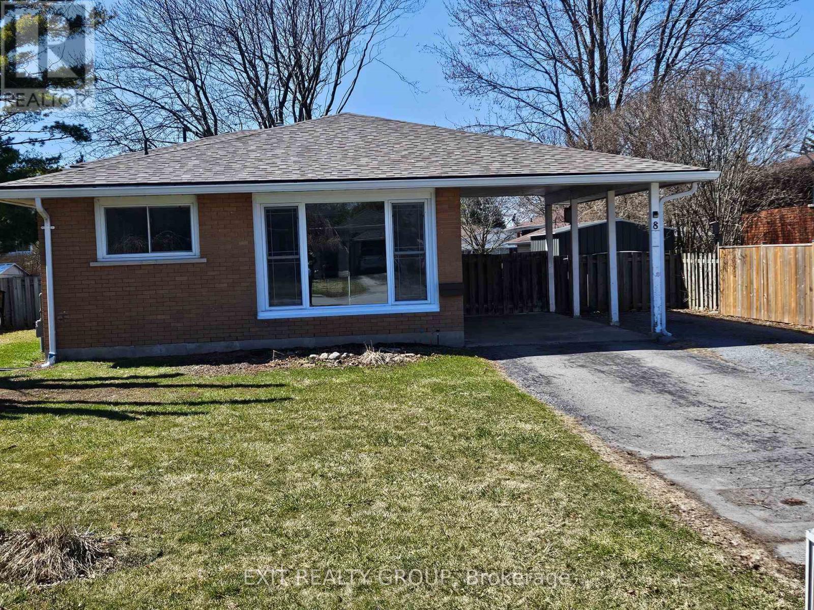 8 VILLAGE DRIVE, Belleville, Ontario