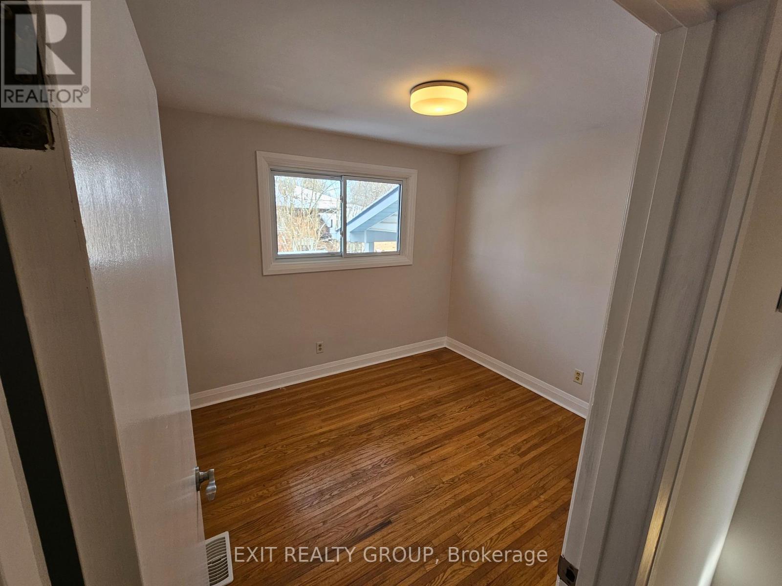 8 Village Drive, Belleville, Ontario  K8P 4J8 - Photo 8 - X11952251