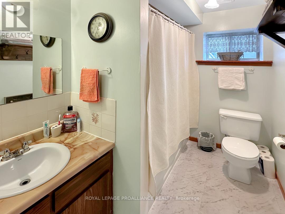 91 St.lawrence Street E, Centre Hastings, Ontario  K0K 2K0 - Photo 10 - X12047367