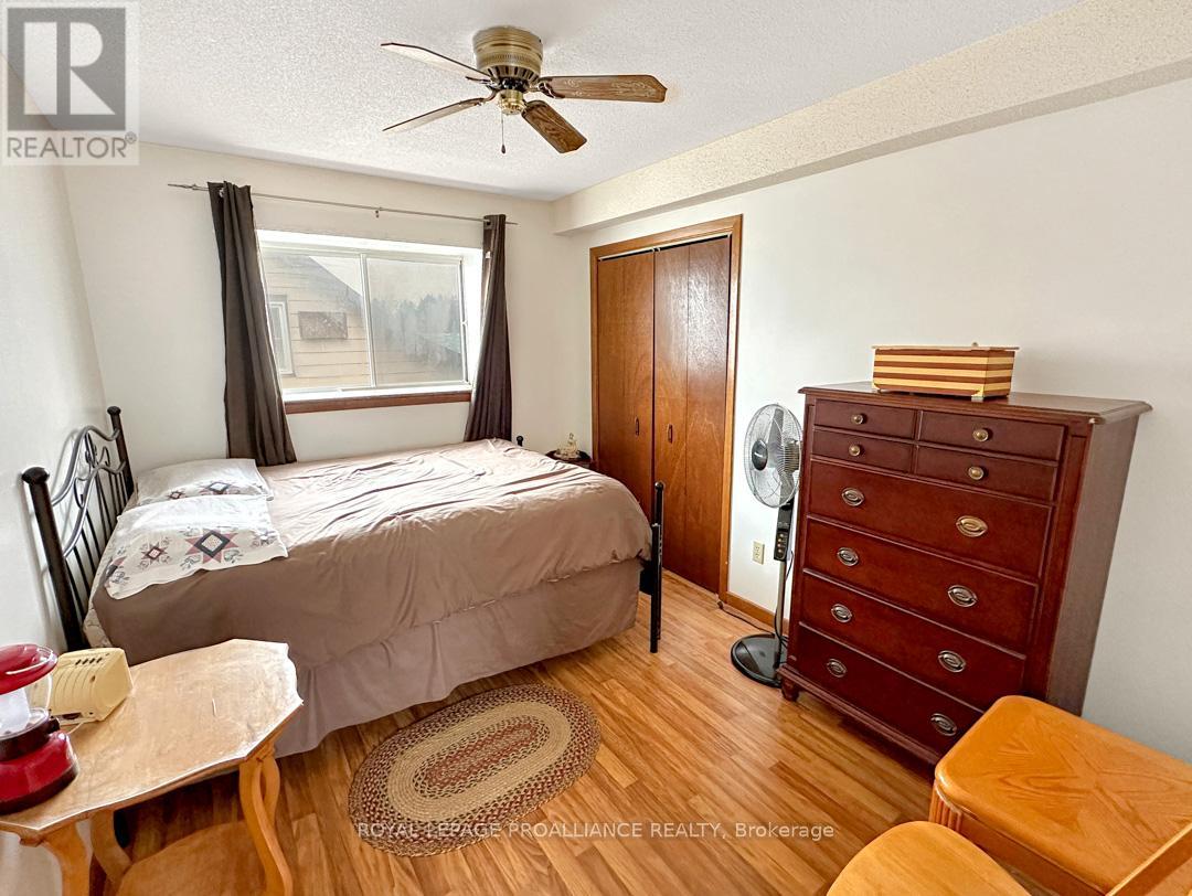 91 St.lawrence Street E, Centre Hastings, Ontario  K0K 2K0 - Photo 9 - X12047367