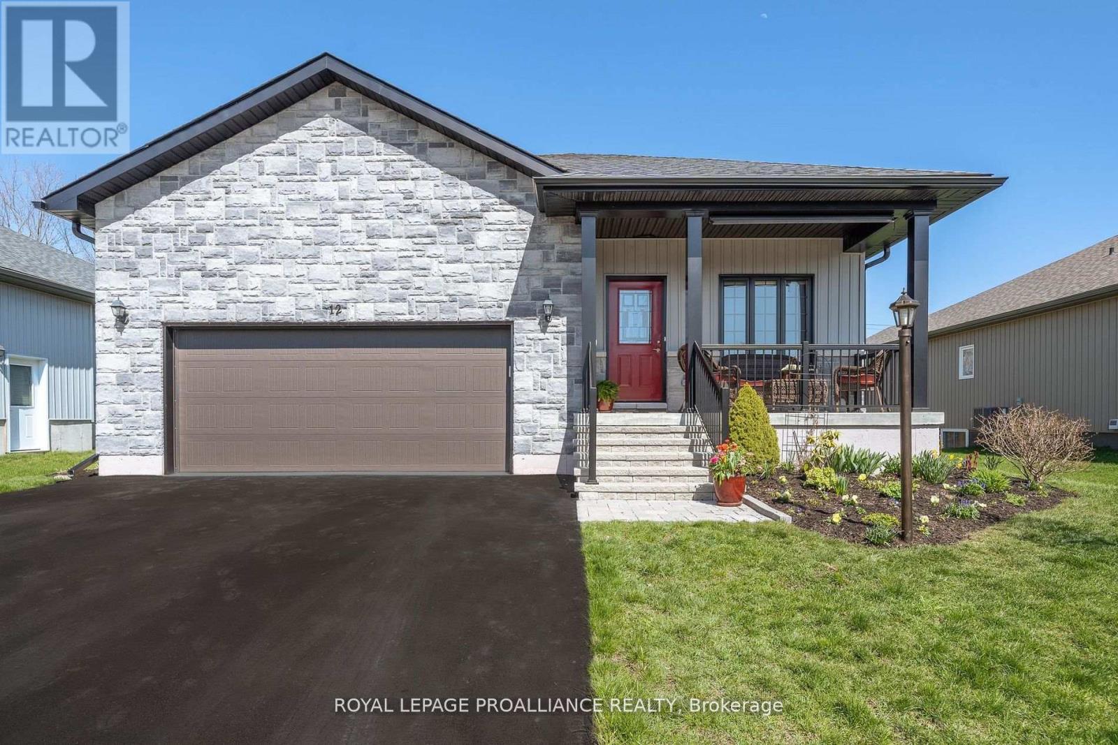 12 DORCHESTER DRIVE, Prince Edward County, Ontario