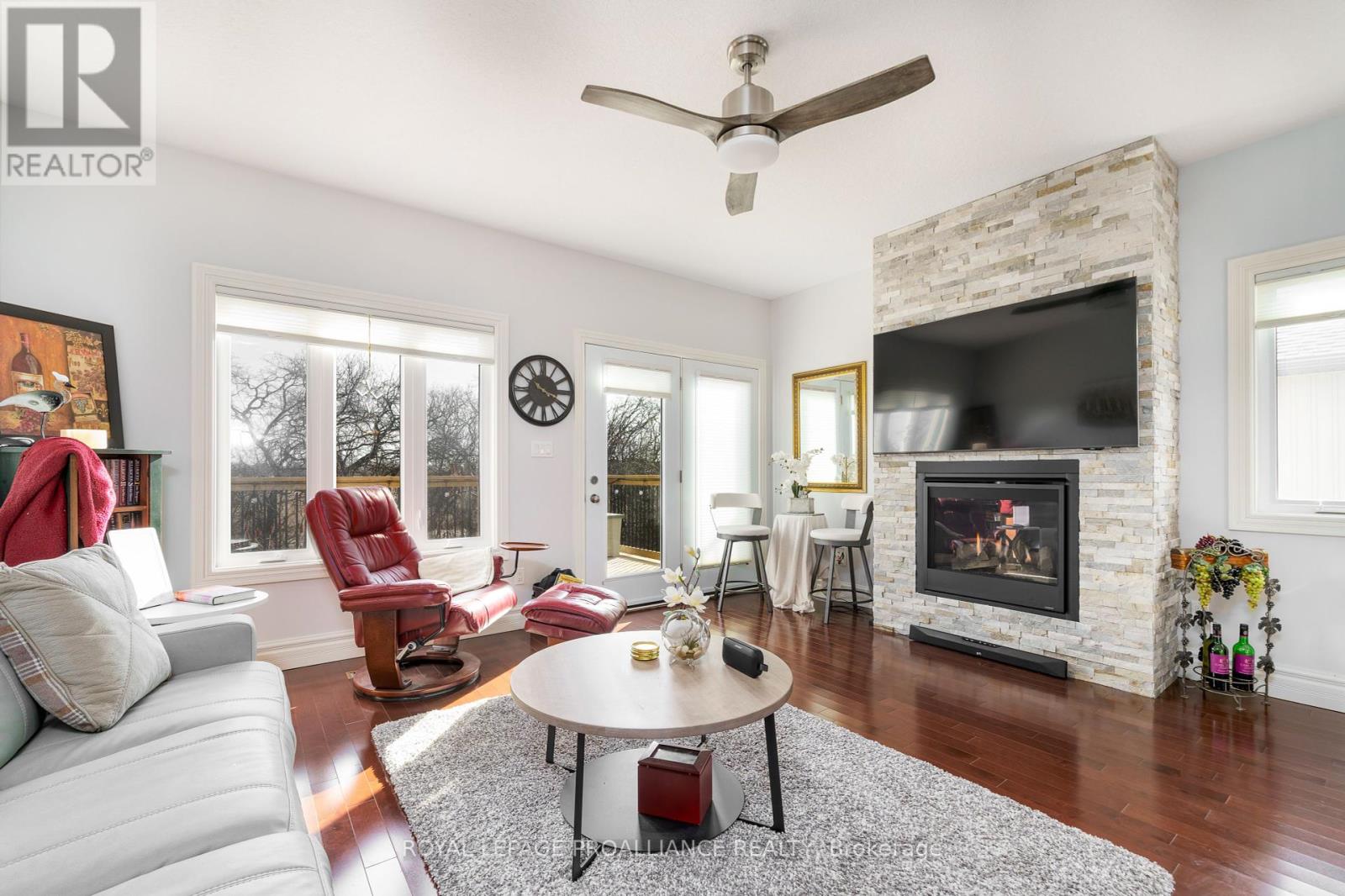 12 Dorchester Drive, Prince Edward County, Ontario  K0K 3L0 - Photo 10 - X12079399