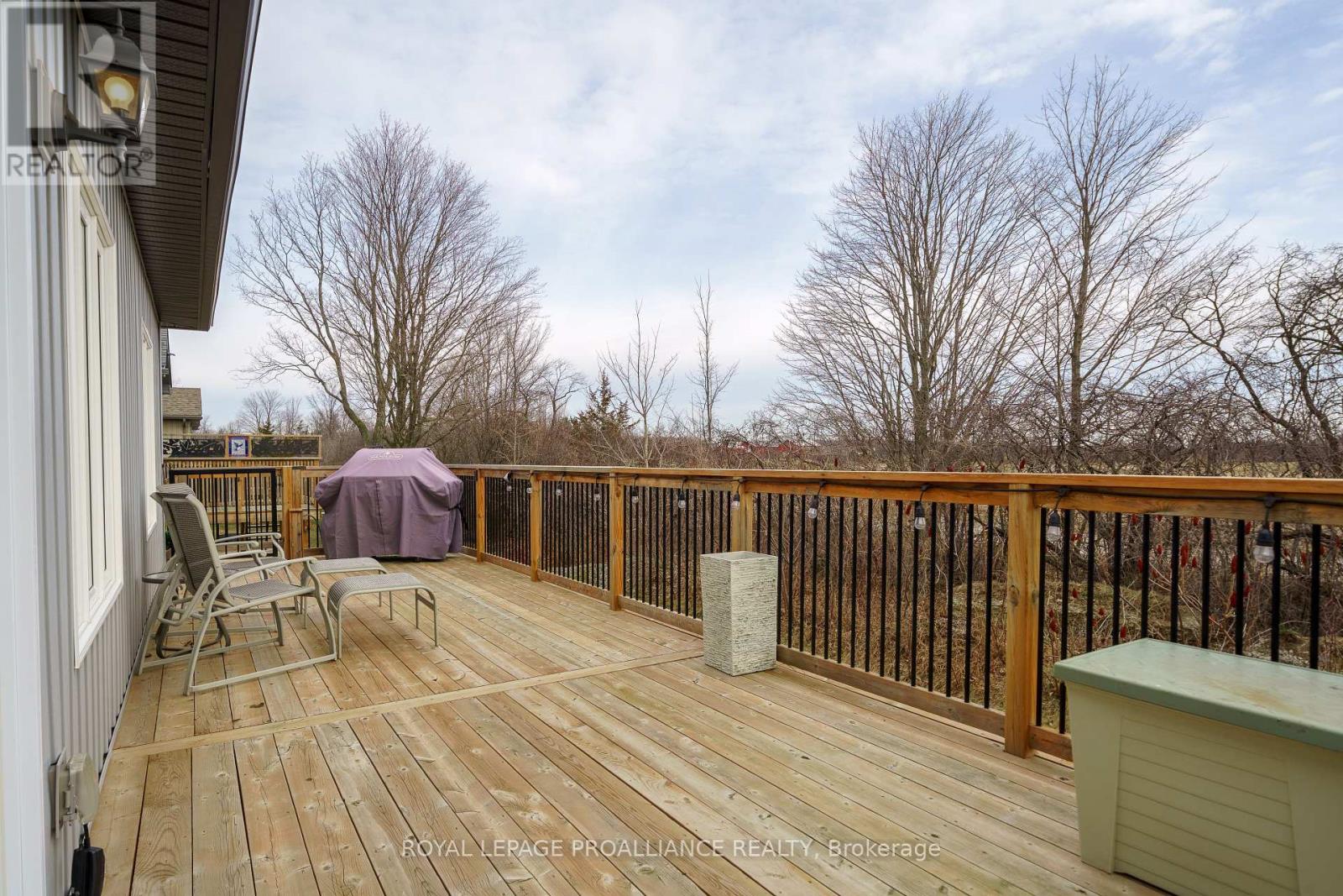 12 Dorchester Drive, Prince Edward County, Ontario  K0K 3L0 - Photo 22 - X12079399