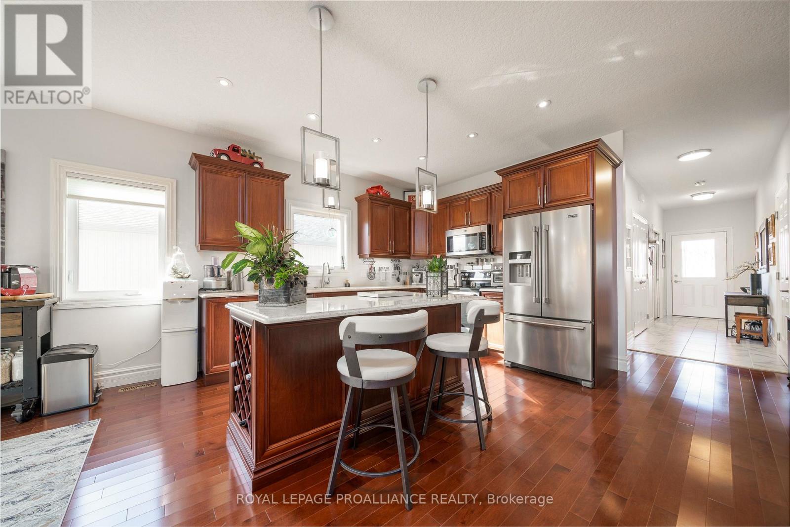 12 Dorchester Drive, Prince Edward County, Ontario  K0K 3L0 - Photo 7 - X12079399