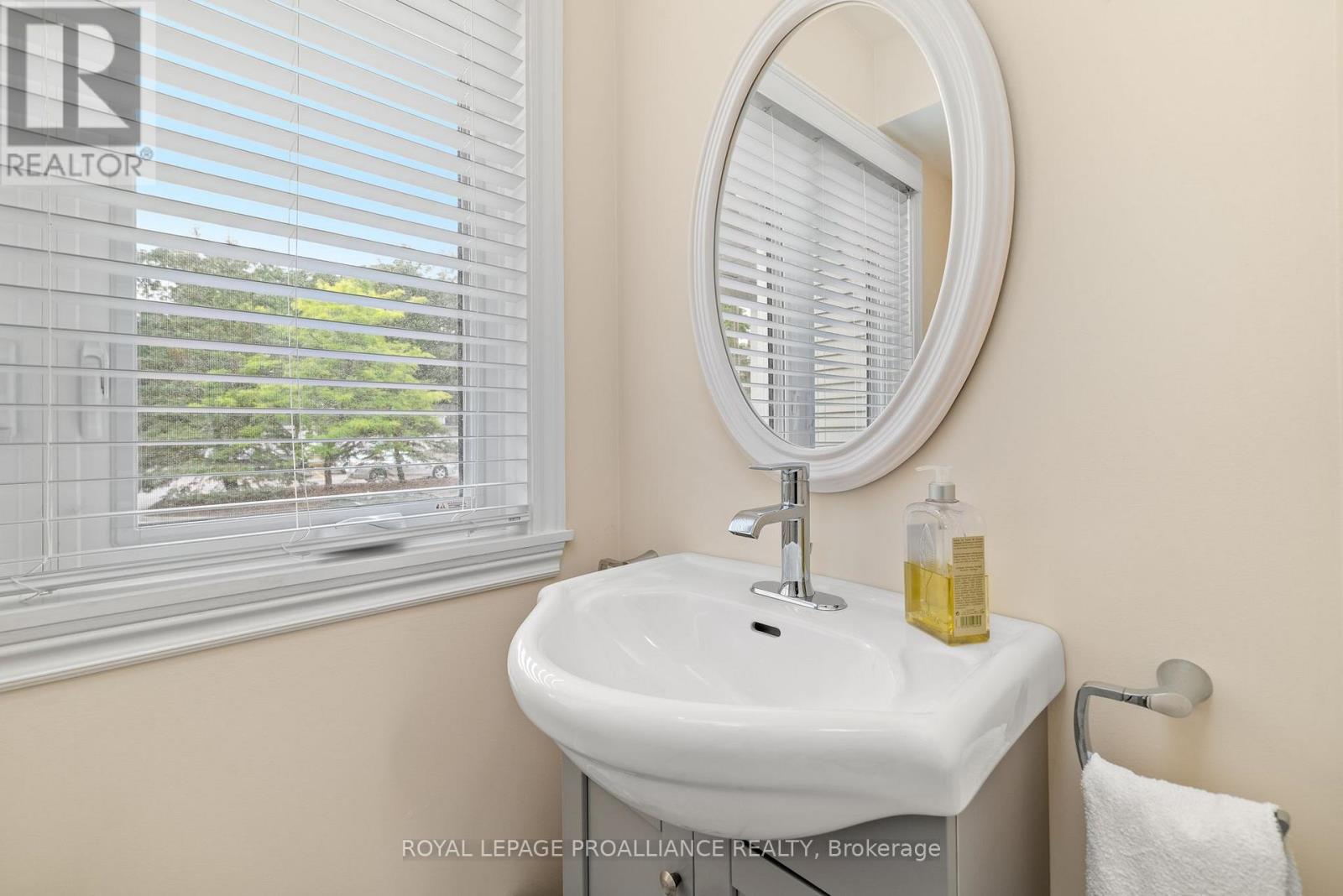 3 - 1 Mortimer Street, Prince Edward County, Ontario  K0K 2T0 - Photo 11 - X12090635