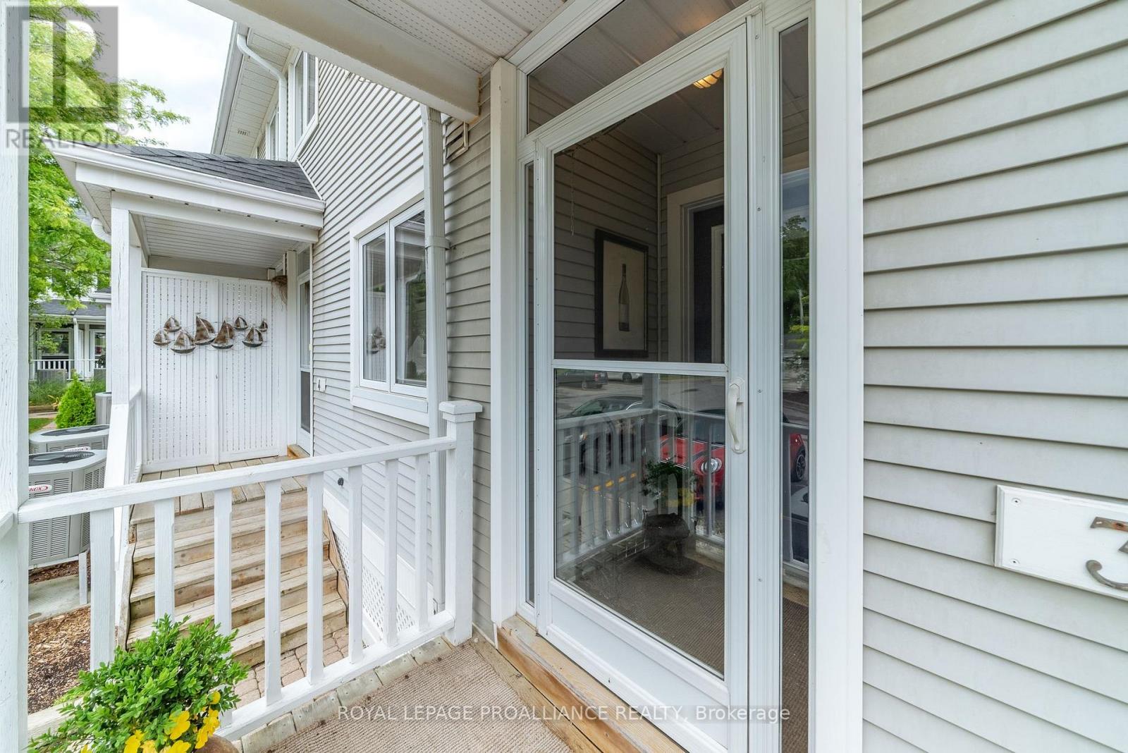3 - 1 Mortimer Street, Prince Edward County, Ontario  K0K 2T0 - Photo 8 - X12090635