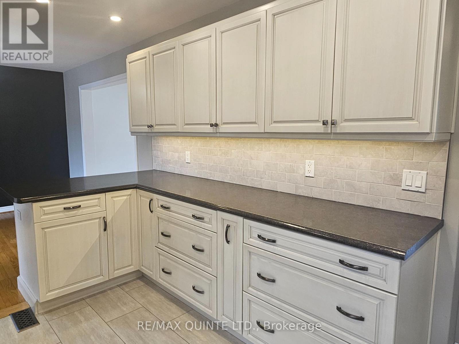 12 Philip Street, Prince Edward County, Ontario  K0K 2T0 - Photo 16 - X12105741