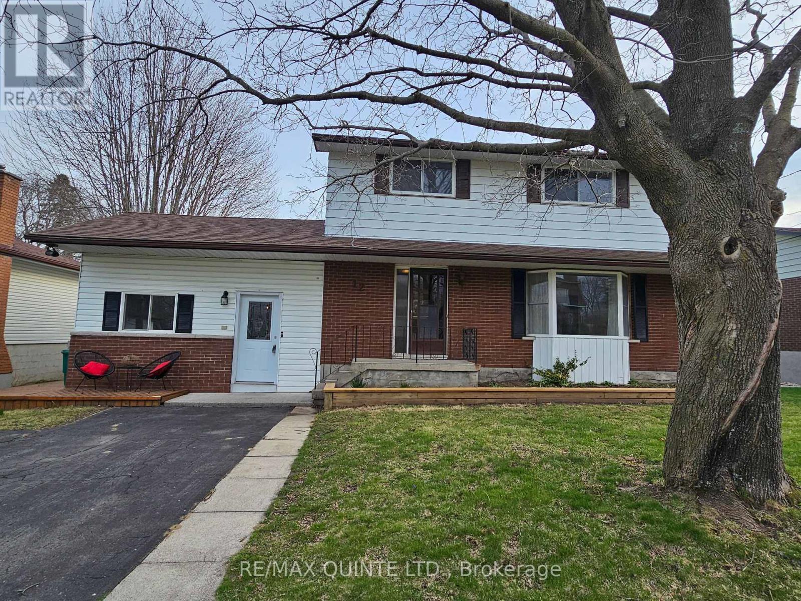 12 Philip Street, Prince Edward County, Ontario  K0K 2T0 - Photo 2 - X12105741