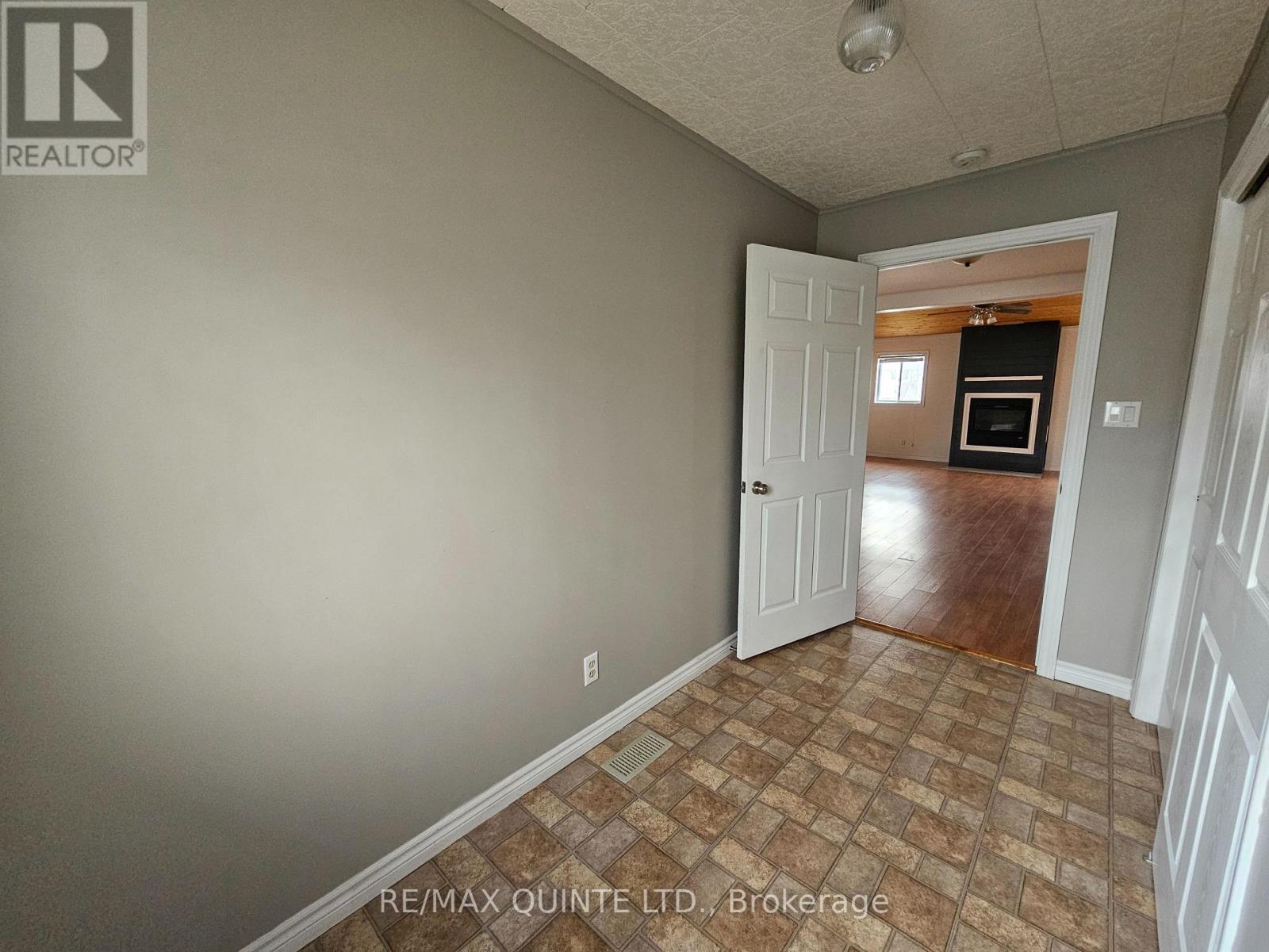 12 Philip Street, Prince Edward County, Ontario  K0K 2T0 - Photo 29 - X12105741