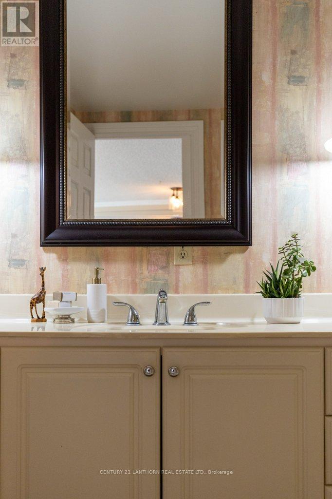 204 - 2 South Front Street, Belleville, Ontario  K8N 5K7 - Photo 22 - X12112051