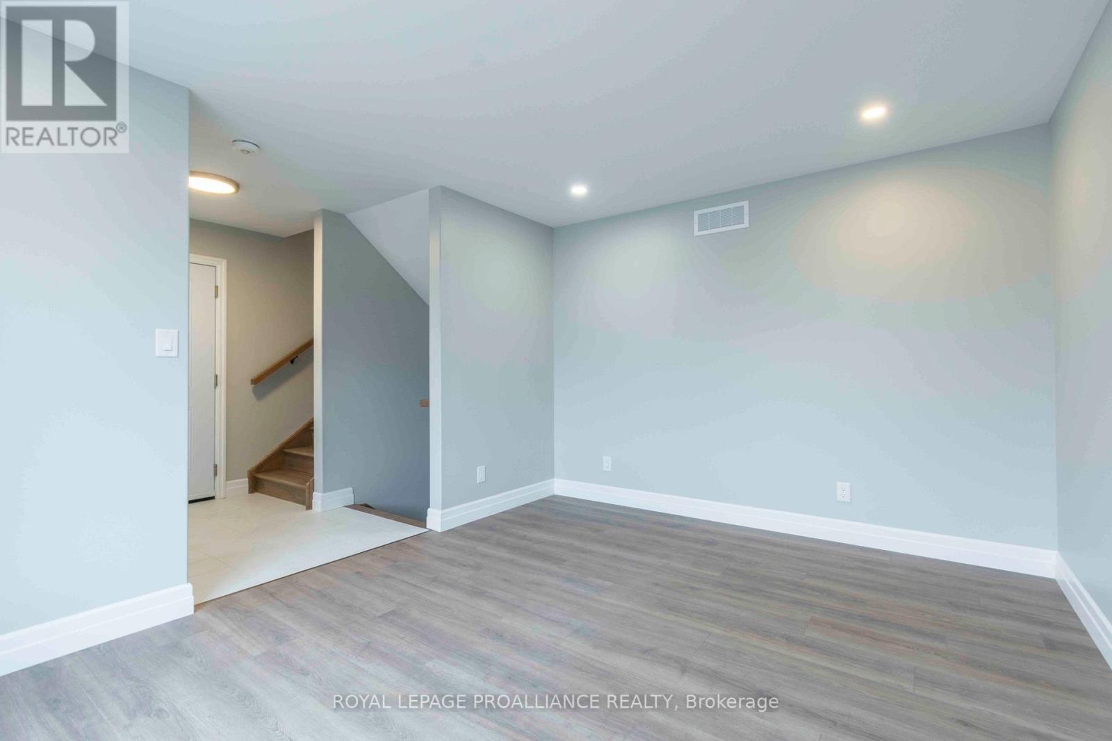 61 Meagan Lane, Quinte West, Ontario  K0K 2C0 - Photo 24 - X12117510