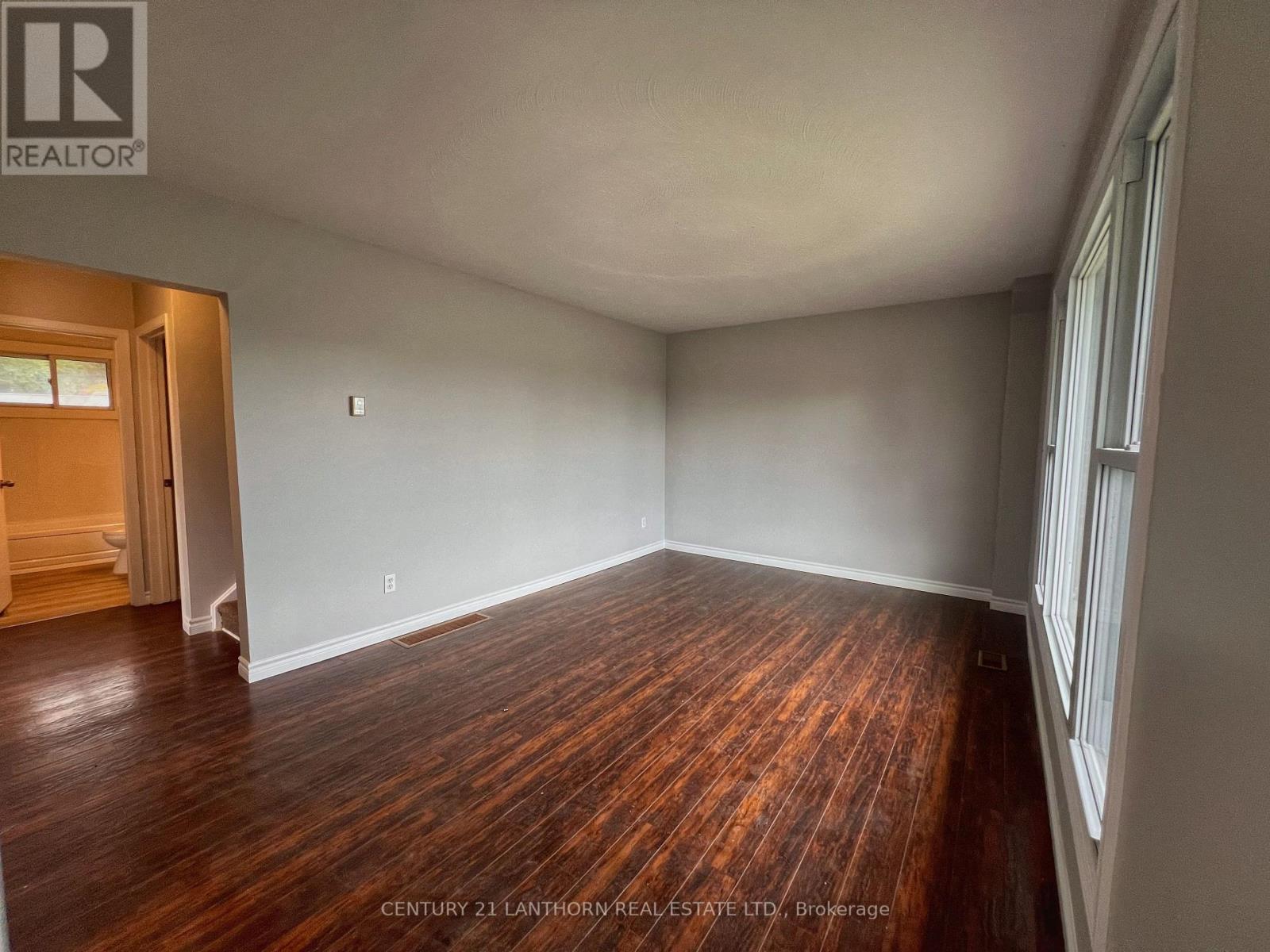 87-89 Scott Avenue, Quinte West, Ontario  K0K 2C0 - Photo 9 - X12130920