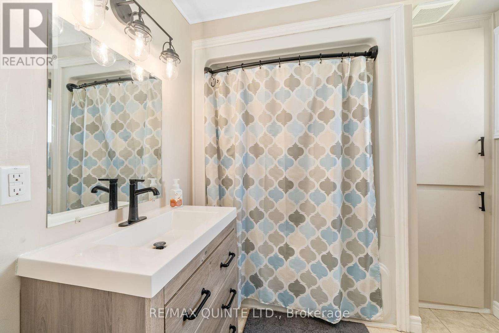 2 Baitleys Road, Prince Edward County, Ontario  K0K 3L0 - Photo 24 - X12130969