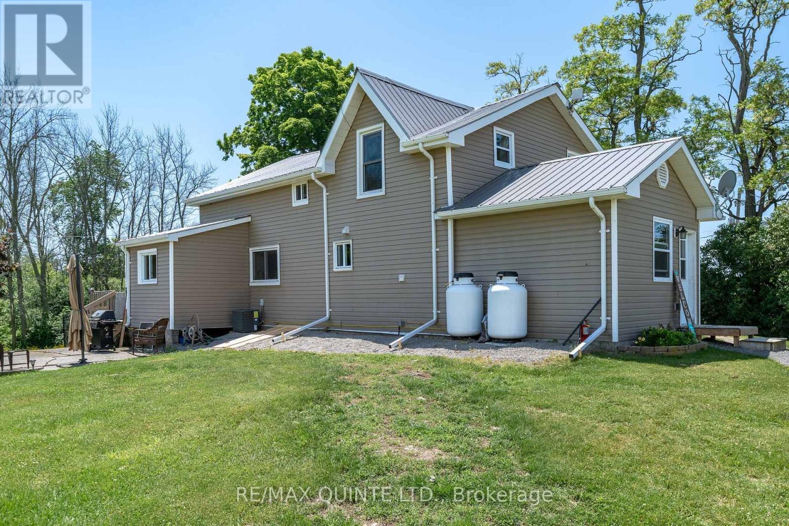 2 Baitleys Road, Prince Edward County, Ontario  K0K 3L0 - Photo 46 - X12130969