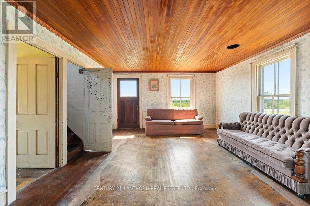 1677 County 8 Road, Prince Edward County, Ontario  K0K 2T0 - Photo 10 - X12135758