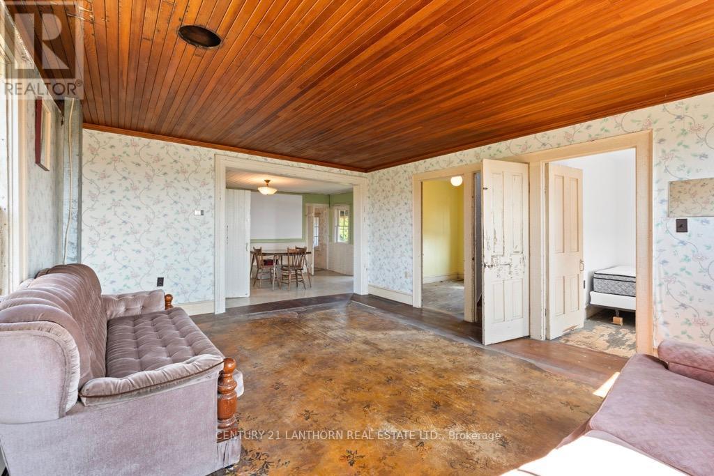 1677 County 8 Road, Prince Edward County, Ontario  K0K 2T0 - Photo 11 - X12135758
