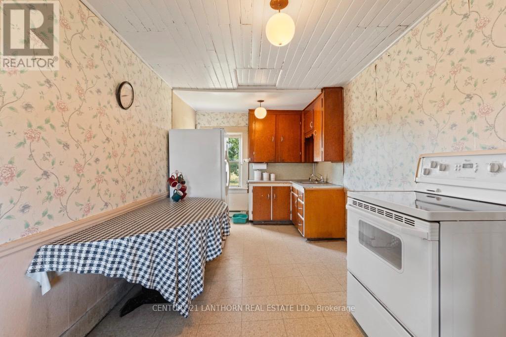 1677 County 8 Road, Prince Edward County, Ontario  K0K 2T0 - Photo 13 - X12135758