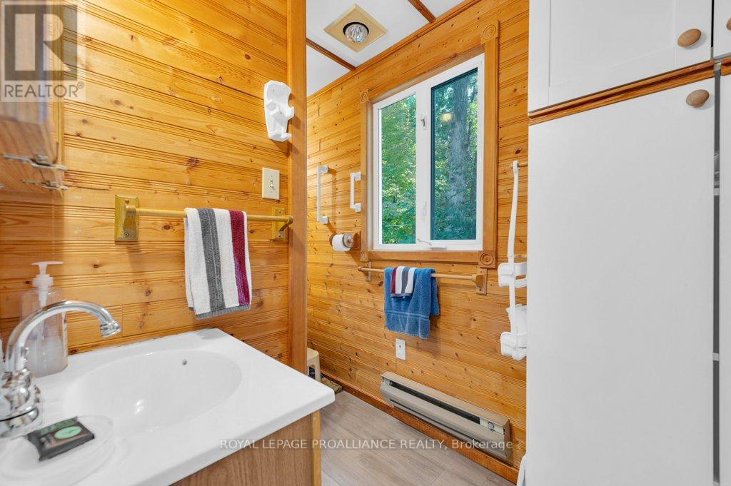 174 Cottage Lane, Tweed, Ontario  K0K 3J0 - Photo 10 - X12154538