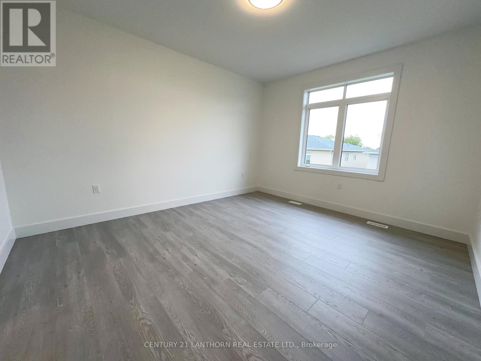58 Summit Crescent, Belleville, Ontario  K8N 2X2 - Photo 10 - X12158007