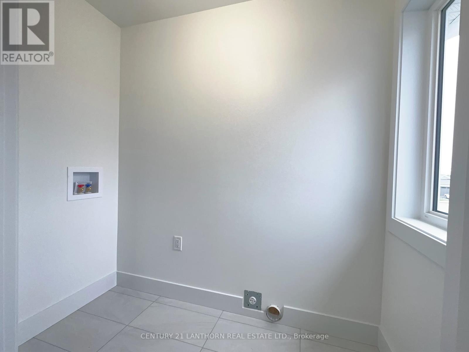 58 Summit Crescent, Belleville, Ontario  K8N 2X2 - Photo 20 - X12158007