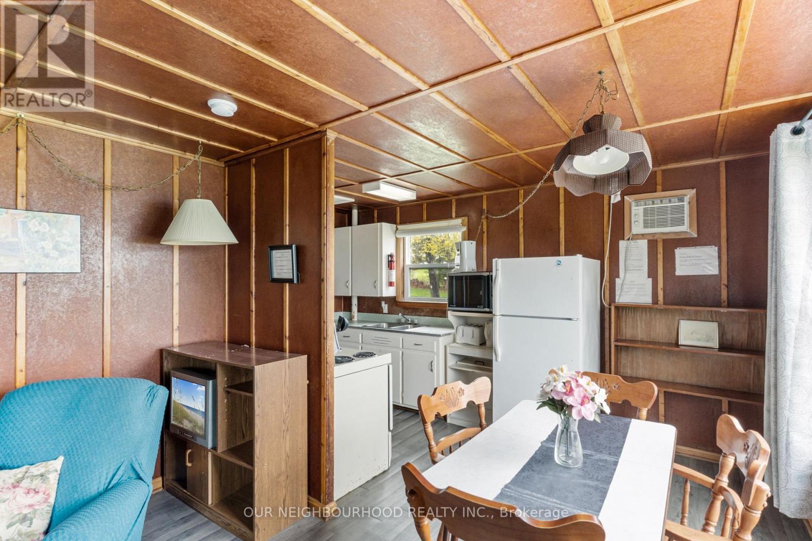 10 Richardson Road, Prince Edward County, Ontario  K0K 2T0 - Photo 27 - X12158702