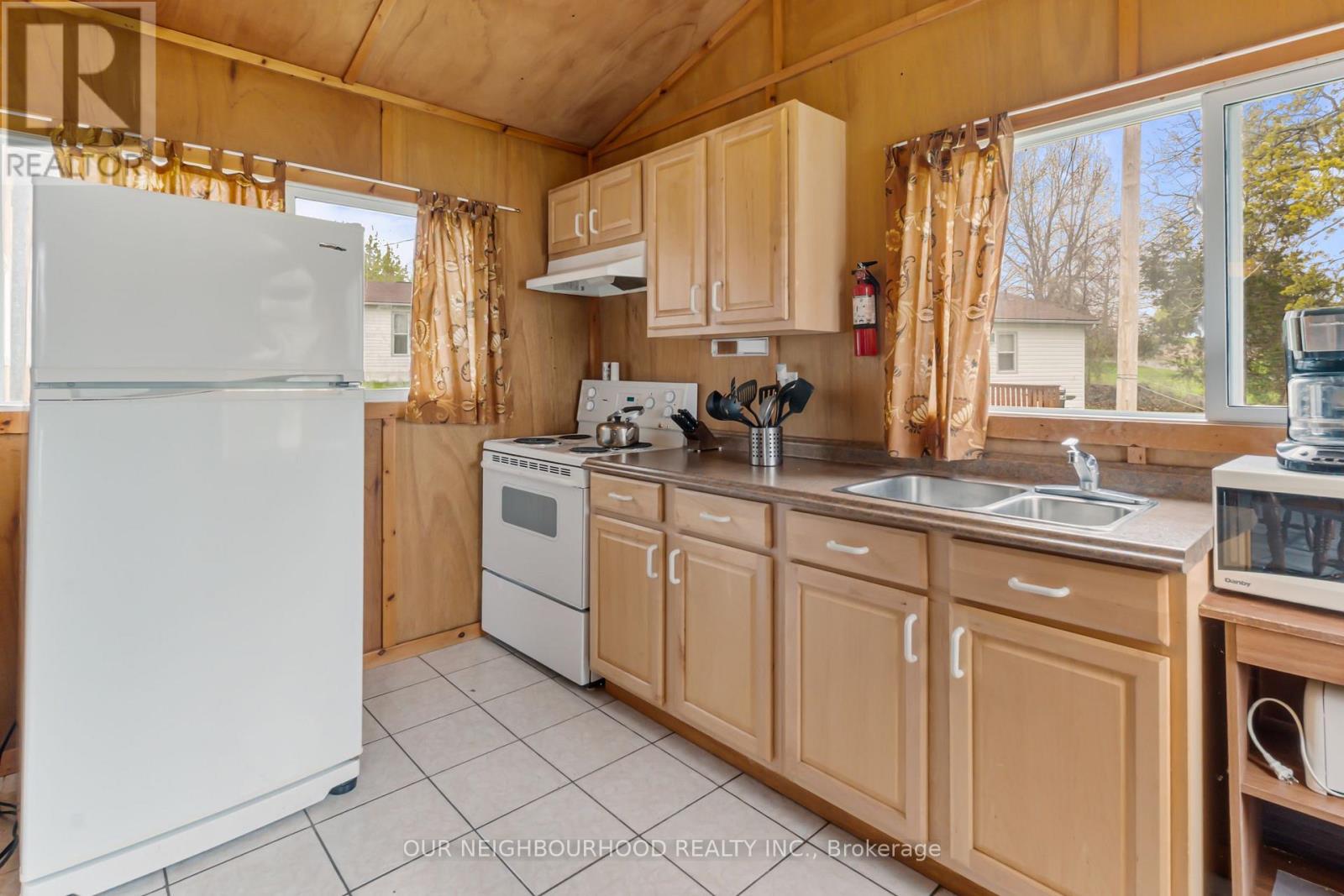 10 Richardson Road, Prince Edward County, Ontario  K0K 2T0 - Photo 32 - X12158702