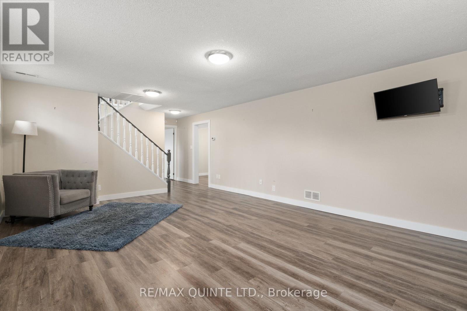 94 Cloverleaf Drive, Belleville, Ontario  K8N 4Z5 - Photo 27 - X12163990