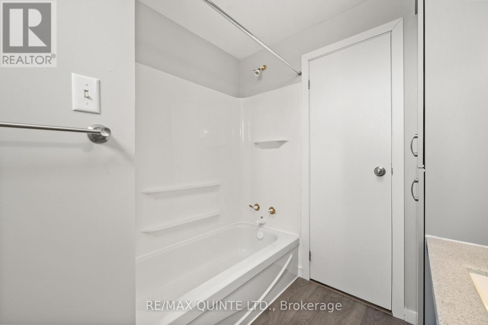 94 Cloverleaf Drive, Belleville, Ontario  K8N 4Z5 - Photo 33 - X12163990