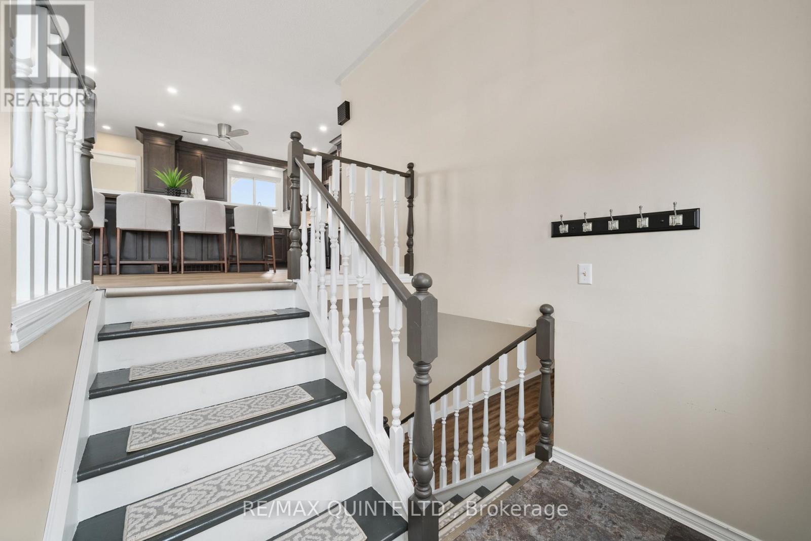 94 Cloverleaf Drive, Belleville, Ontario  K8N 4Z5 - Photo 4 - X12163990