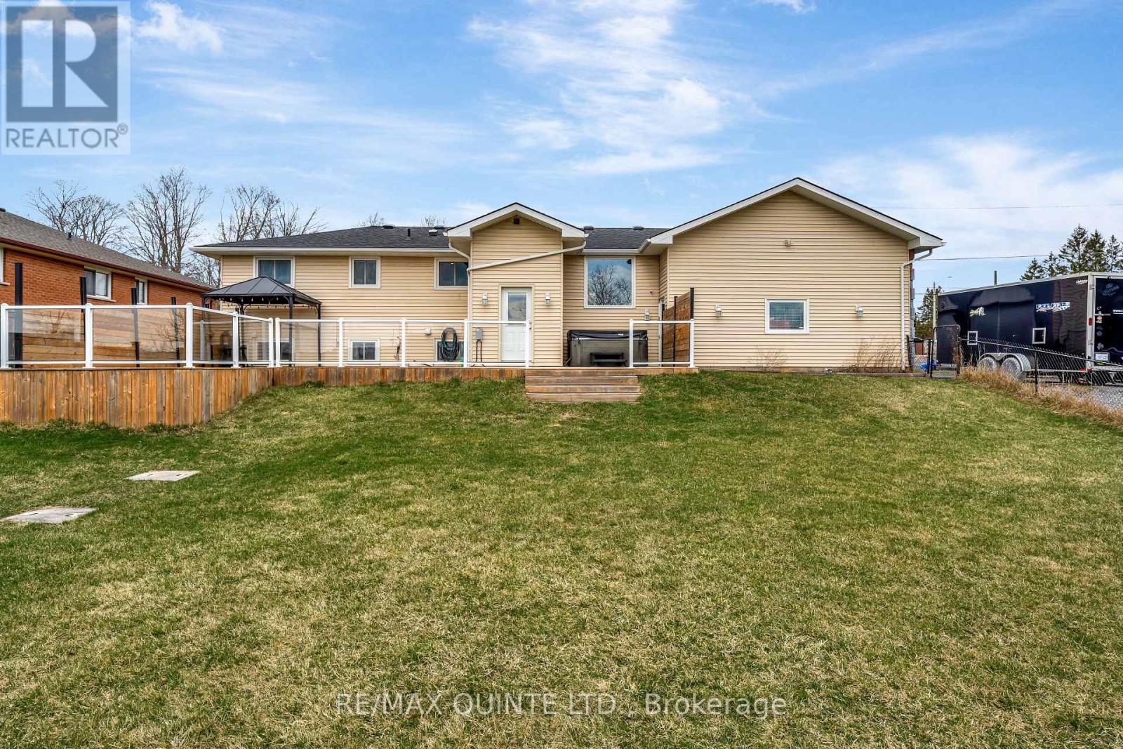 94 Cloverleaf Drive, Belleville, Ontario  K8N 4Z5 - Photo 42 - X12163990