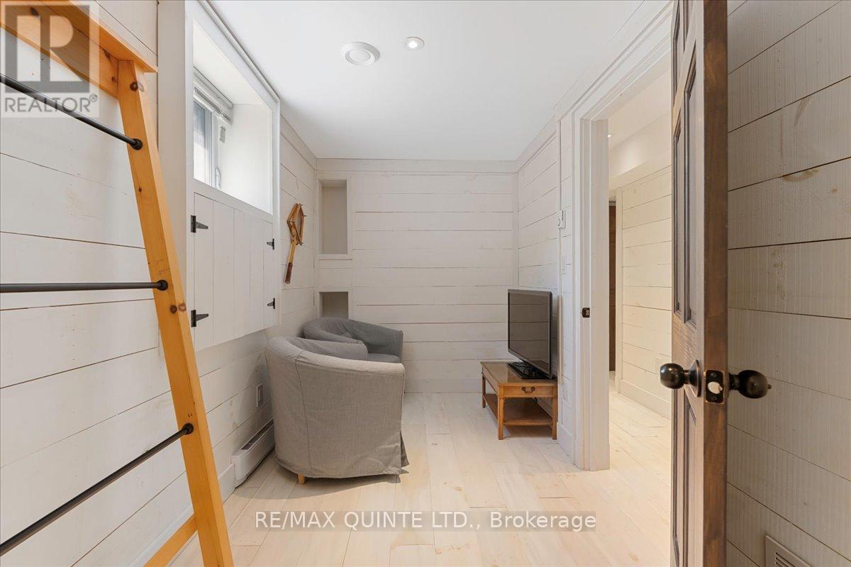 1406 County Road 12, Prince Edward County, Ontario  K0K 2T0 - Photo 5 - X12167040