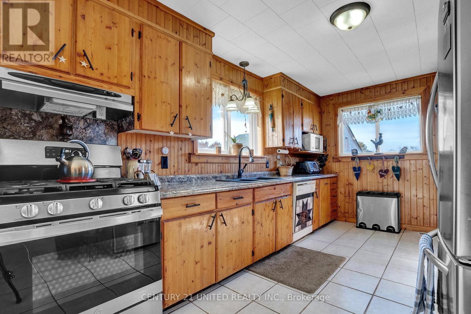 1976 Fish Lake Road, Prince Edward County, Ontario  K0K 1W0 - Photo 20 - X12168602