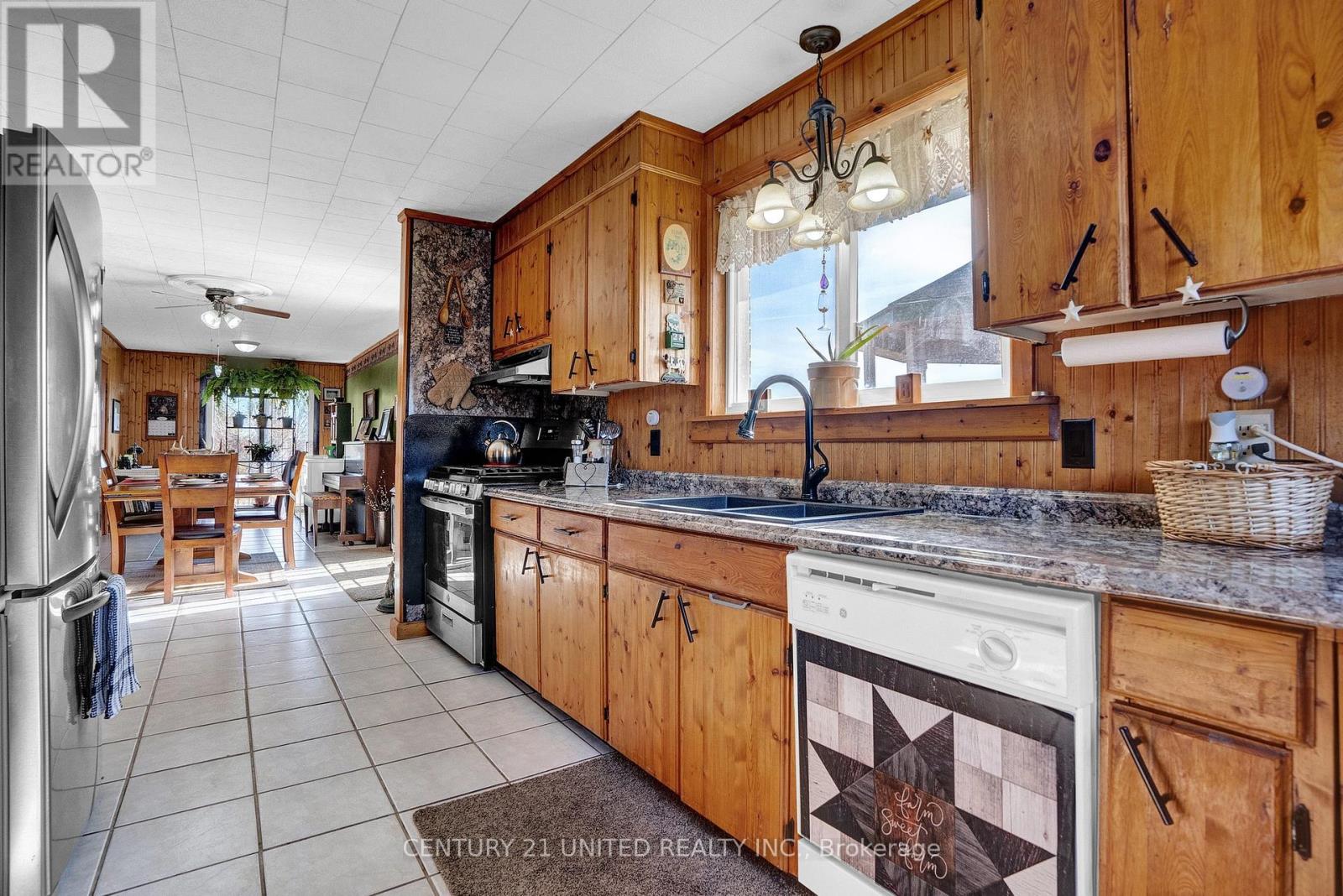 1976 Fish Lake Road, Prince Edward County, Ontario  K0K 1W0 - Photo 22 - X12168602