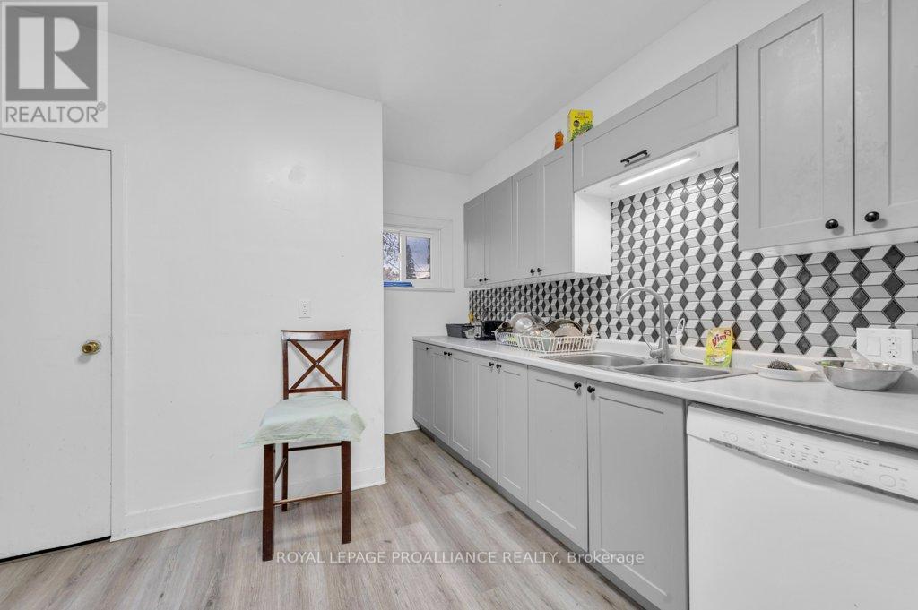 91 Bridge Street W, Belleville, Ontario  K8P 1J4 - Photo 10 - X12168660