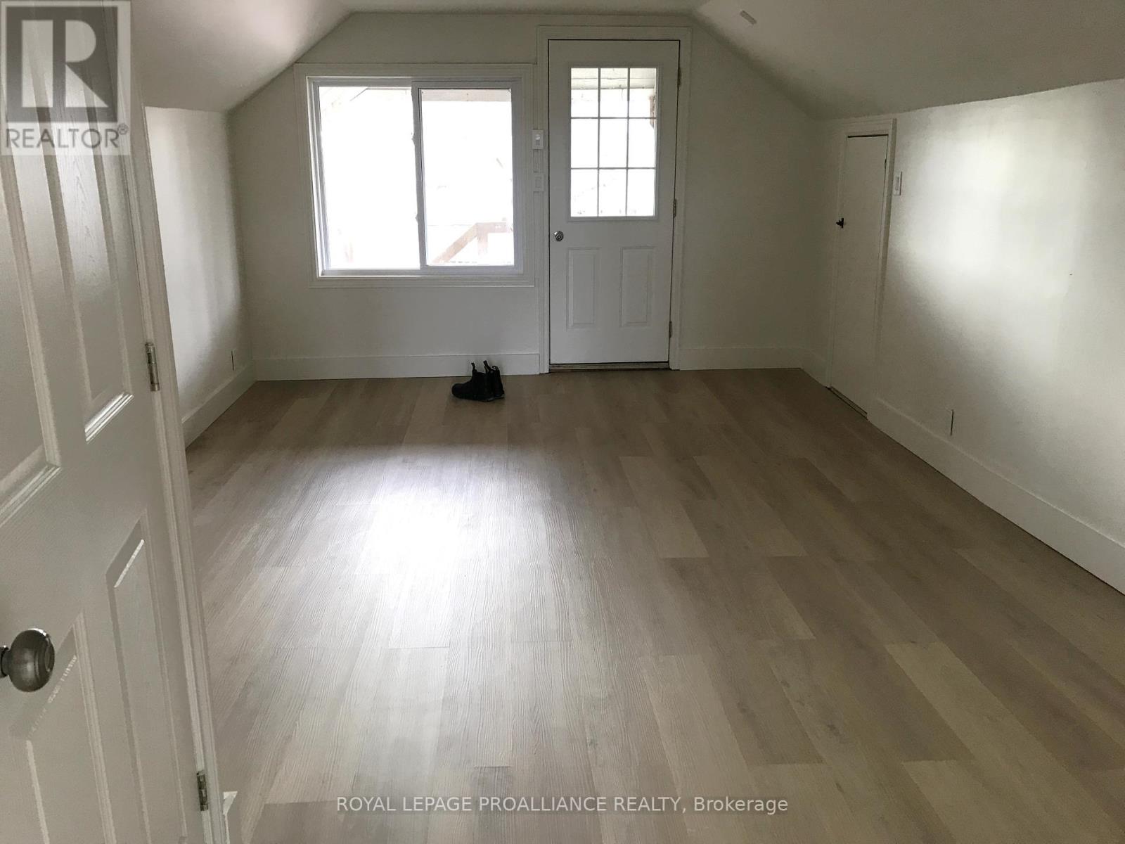 91 Bridge Street W, Belleville, Ontario  K8P 1J4 - Photo 21 - X12168660