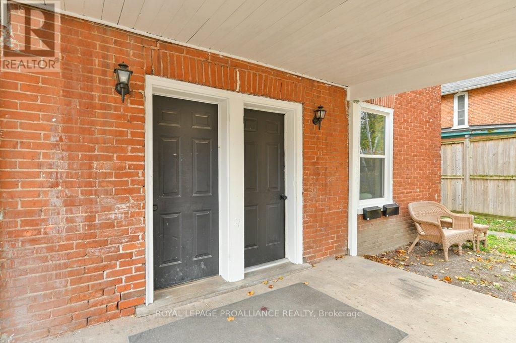 91 Bridge Street W, Belleville, Ontario  K8P 1J4 - Photo 6 - X12168660