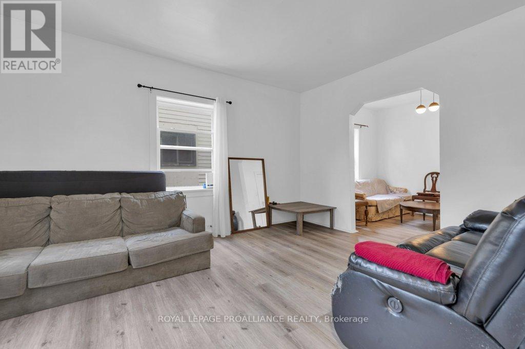 91 Bridge Street W, Belleville, Ontario  K8P 1J4 - Photo 7 - X12168660