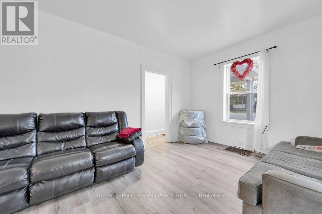 91 Bridge Street W, Belleville, Ontario  K8P 1J4 - Photo 8 - X12168660