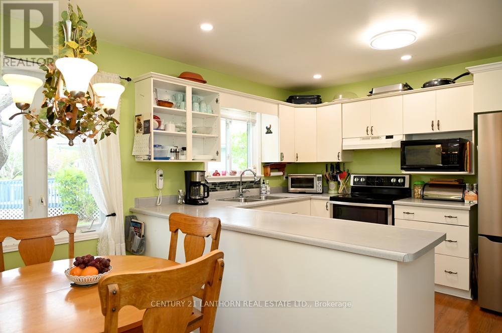 18 Cretney Drive S, Prince Edward County, Ontario  K0K 3L0 - Photo 36 - X12173866