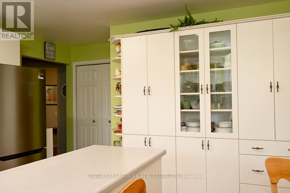 18 Cretney Drive S, Prince Edward County, Ontario  K0K 3L0 - Photo 38 - X12173866