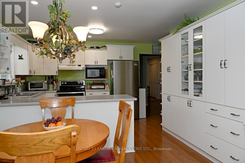18 Cretney Drive S, Prince Edward County, Ontario  K0K 3L0 - Photo 39 - X12173866