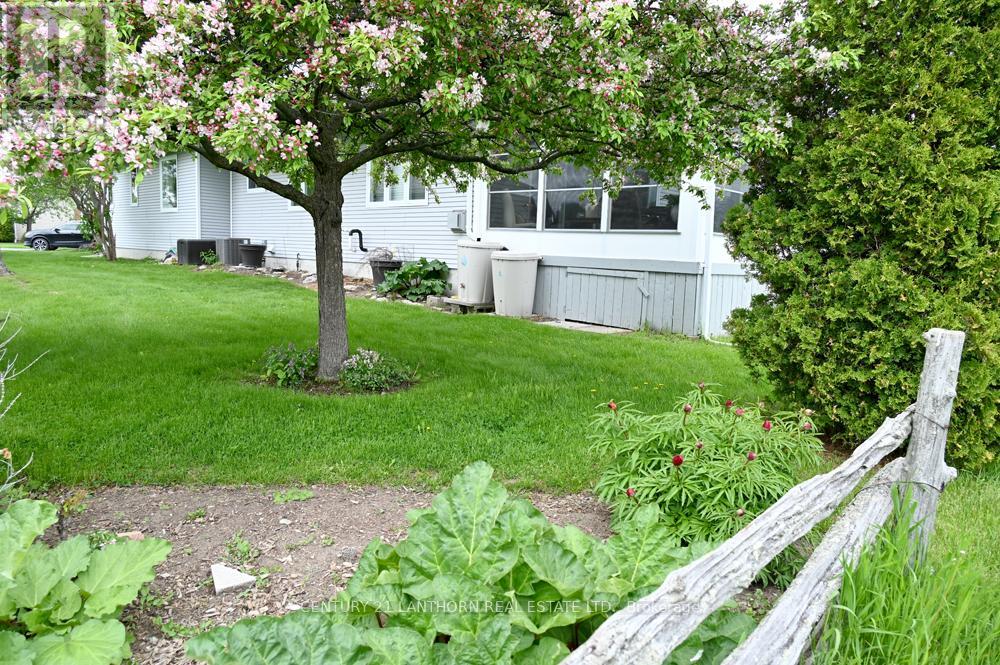 18 Cretney Drive S, Prince Edward County, Ontario  K0K 3L0 - Photo 5 - X12173866