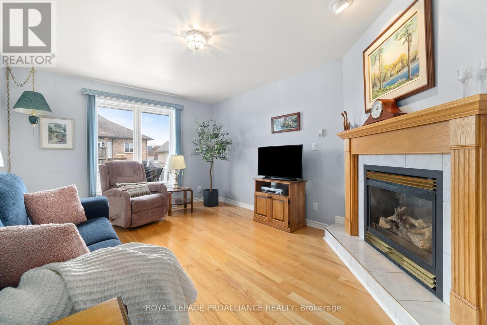 21 Grosvenor Drive, Belleville, Ontario  K8P 5K3 - Photo 10 - X12176844