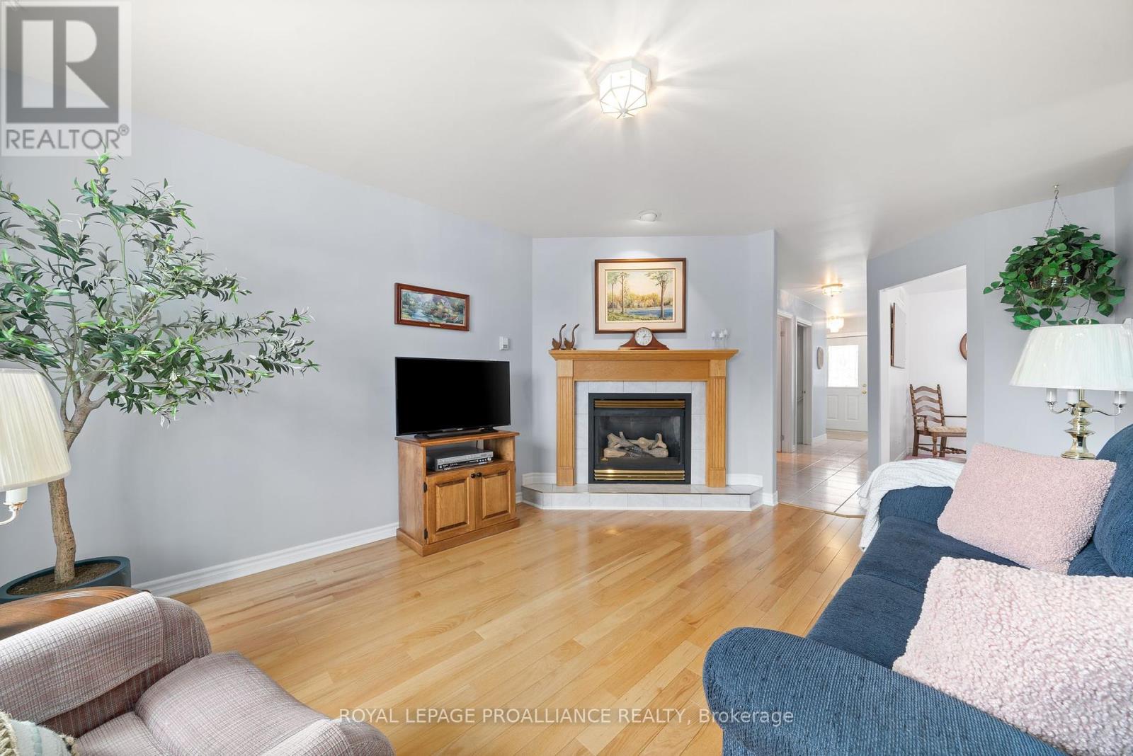 21 Grosvenor Drive, Belleville, Ontario  K8P 5K3 - Photo 11 - X12176844