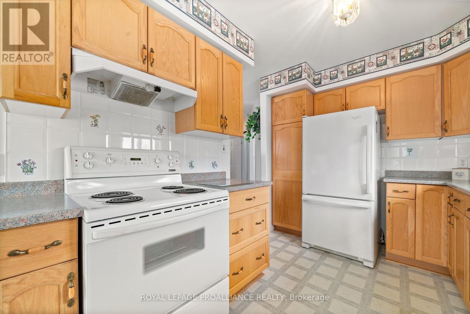 21 Grosvenor Drive, Belleville, Ontario  K8P 5K3 - Photo 17 - X12176844
