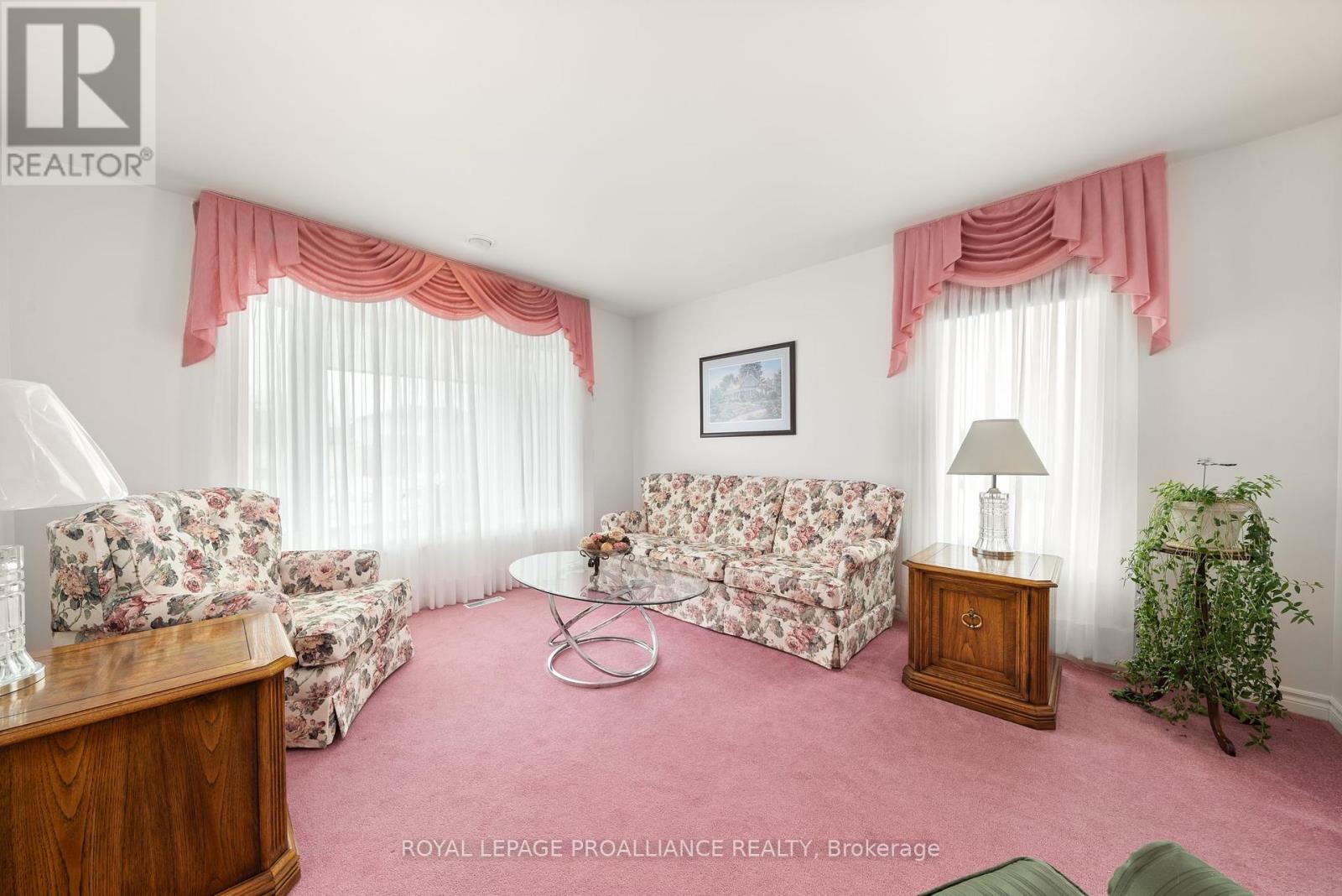 21 Grosvenor Drive, Belleville, Ontario  K8P 5K3 - Photo 5 - X12176844