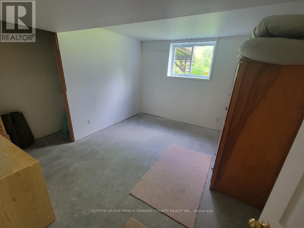 100 Selena Avenue, Belleville, Ontario  K8P 4C4 - Photo 37 - X12188104
