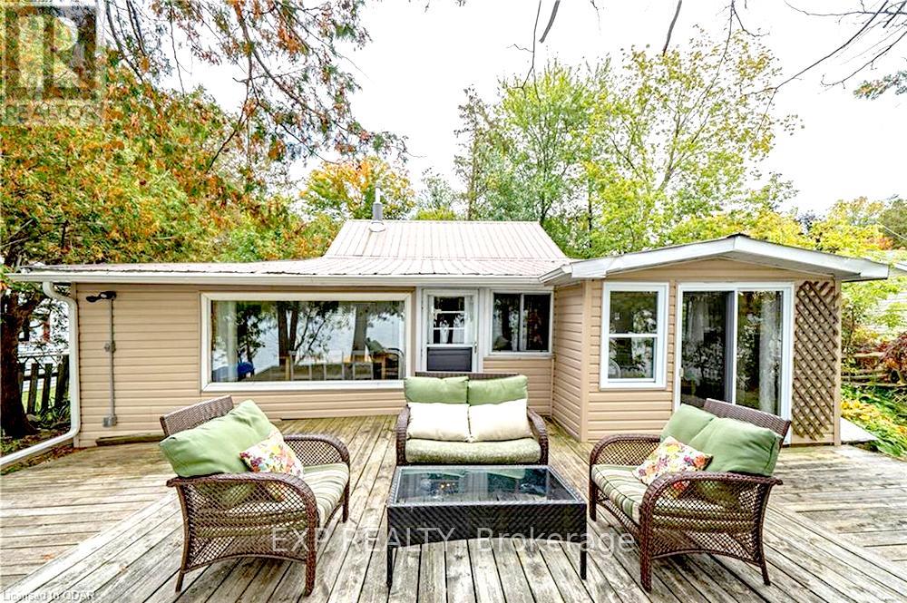 108 OAK LAKE ROAD, Quinte West, Ontario