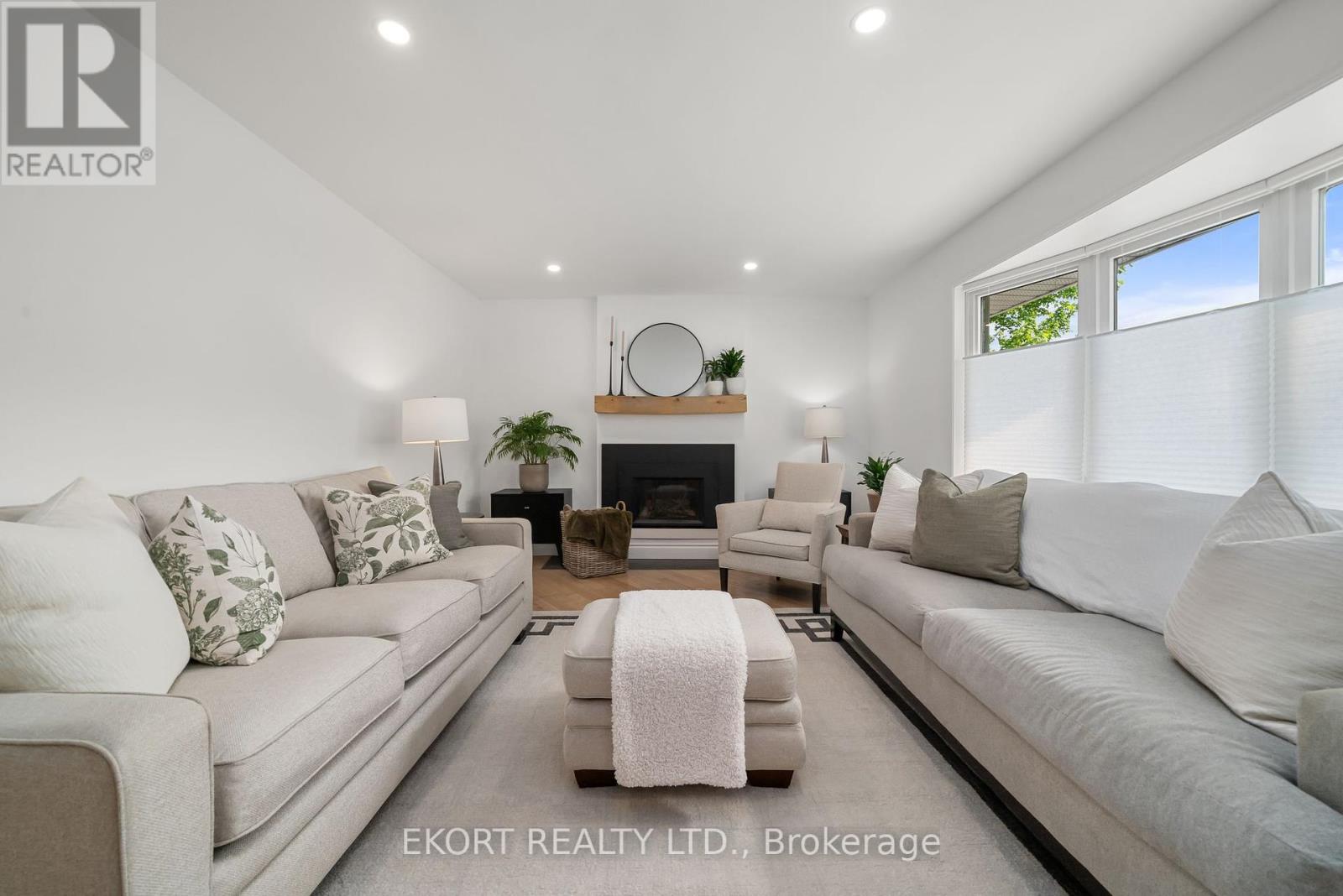 28 Fenwood Crescent, Prince Edward County, Ontario  K8N 4Z7 - Photo 11 - X12196103