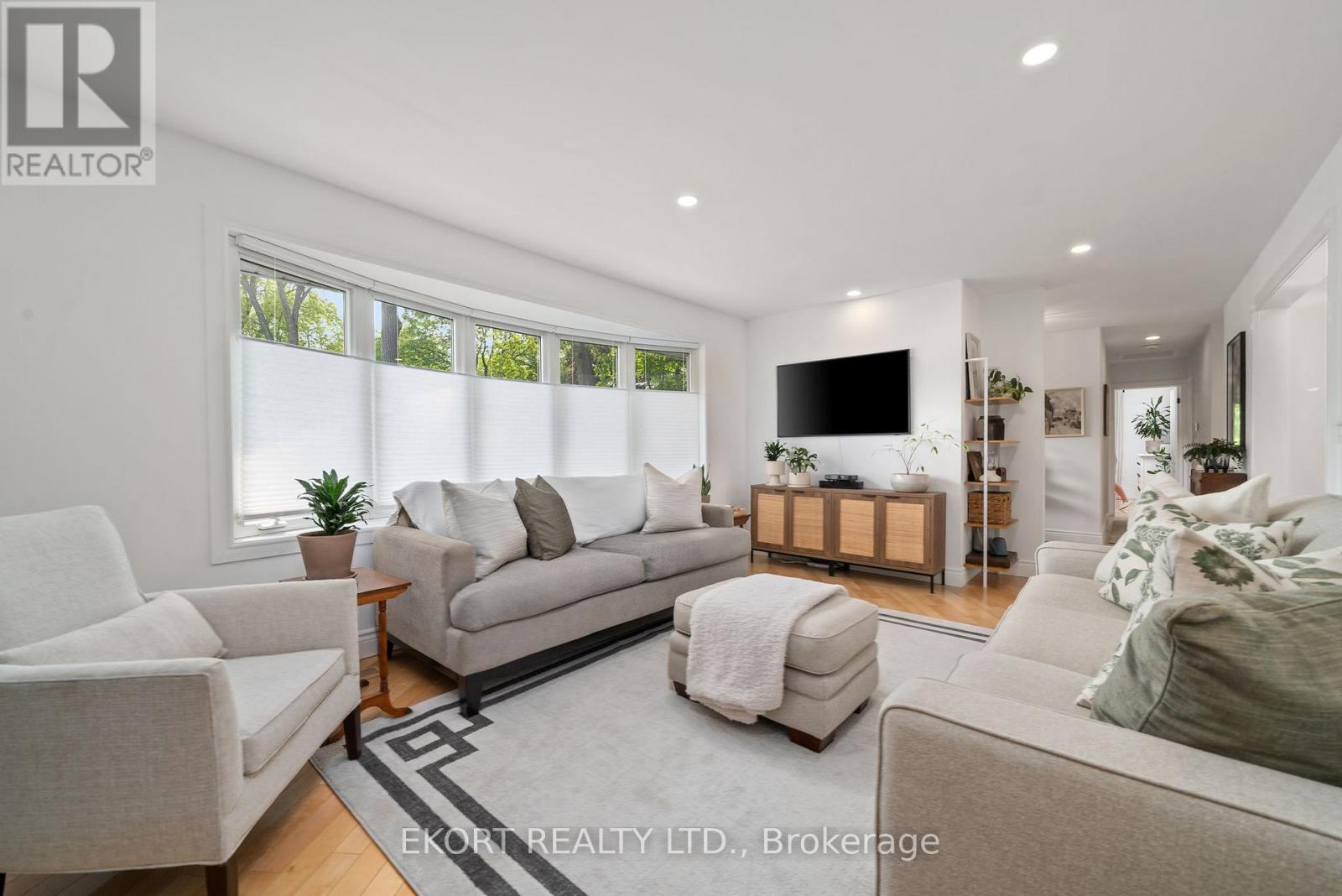 28 Fenwood Crescent, Prince Edward County, Ontario  K8N 4Z7 - Photo 14 - X12196103